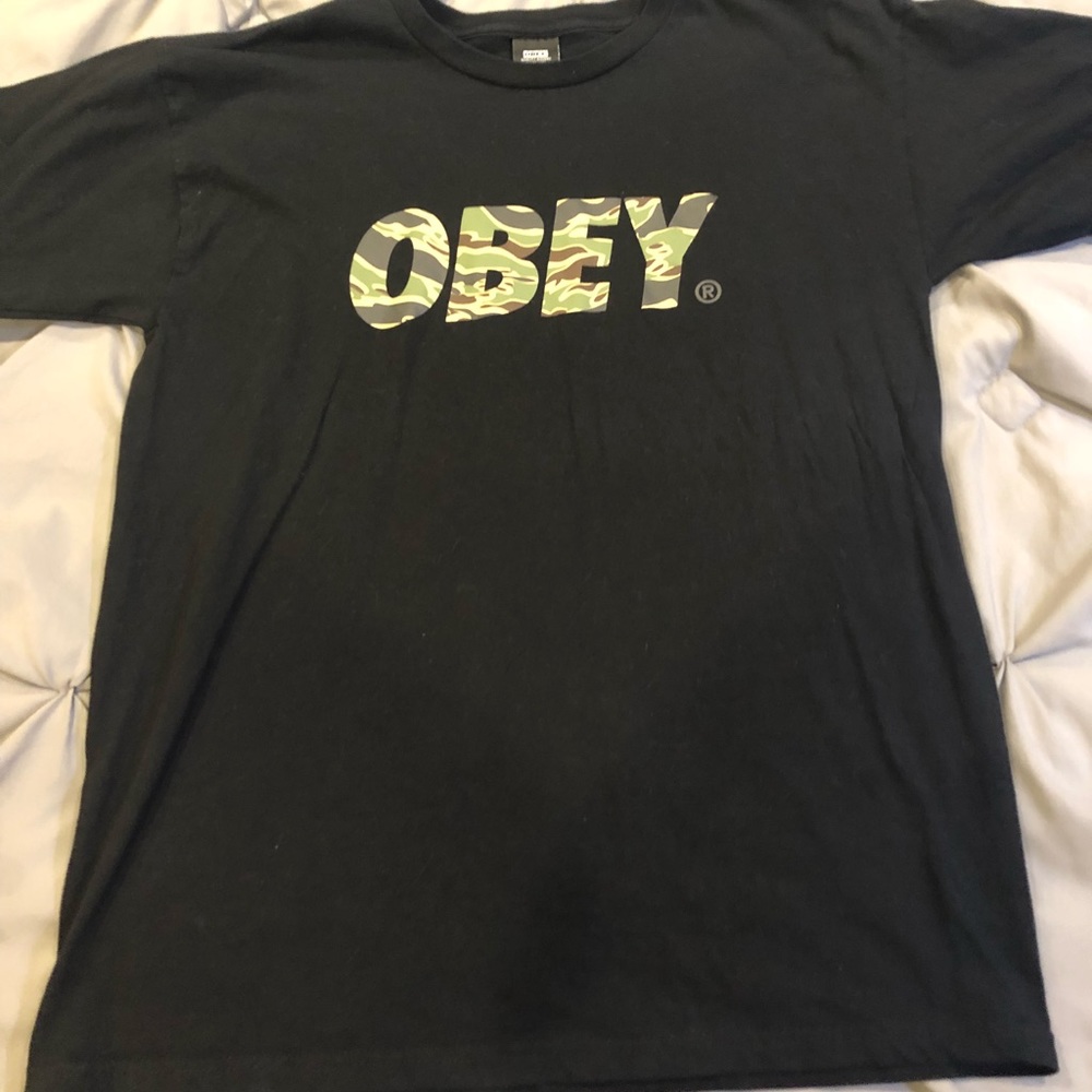 NWOT MEN’S OBEY SHIRT
